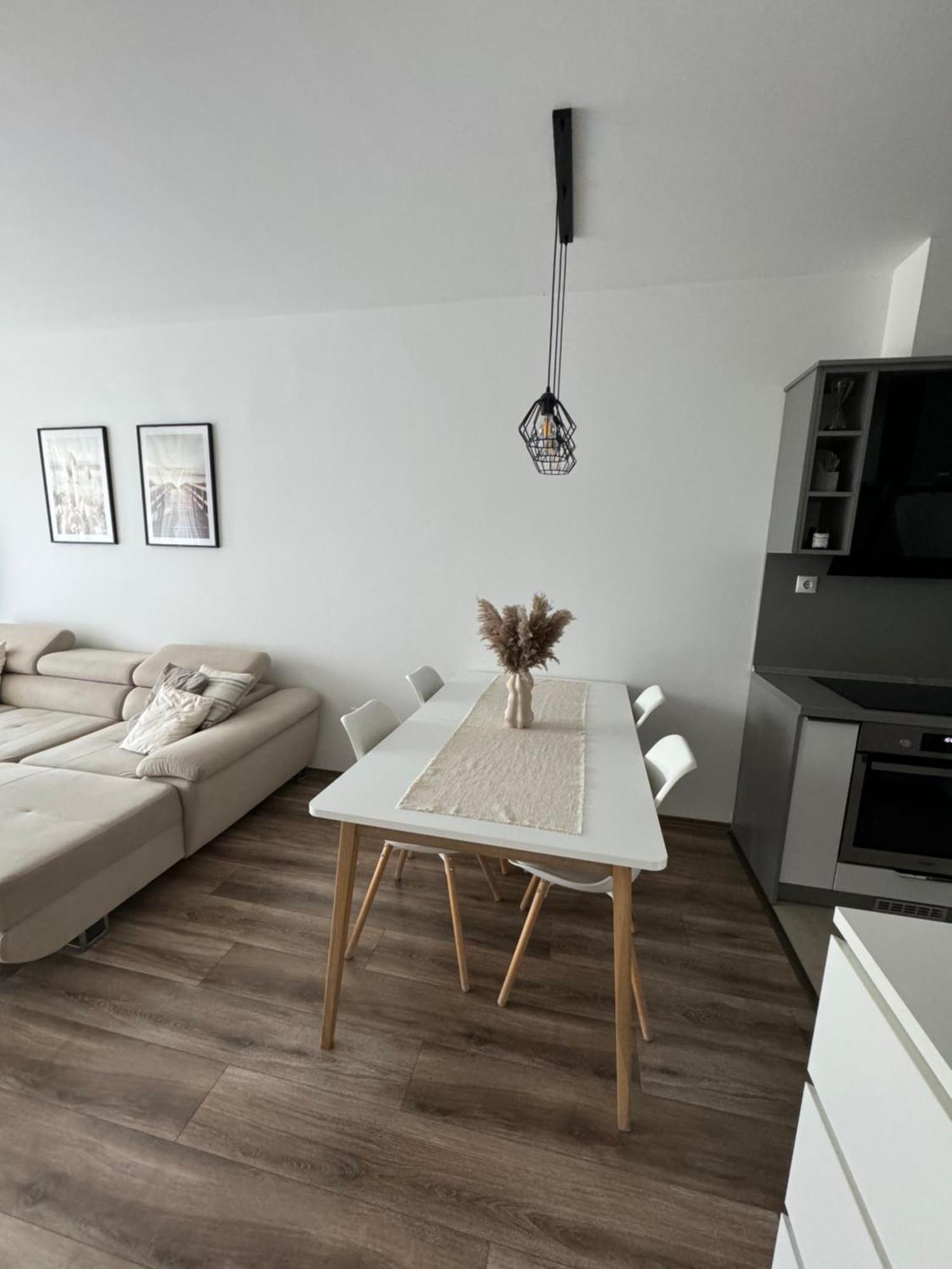 Lelle Resort Apartman بالاتوليلّي المظهر الخارجي الصورة